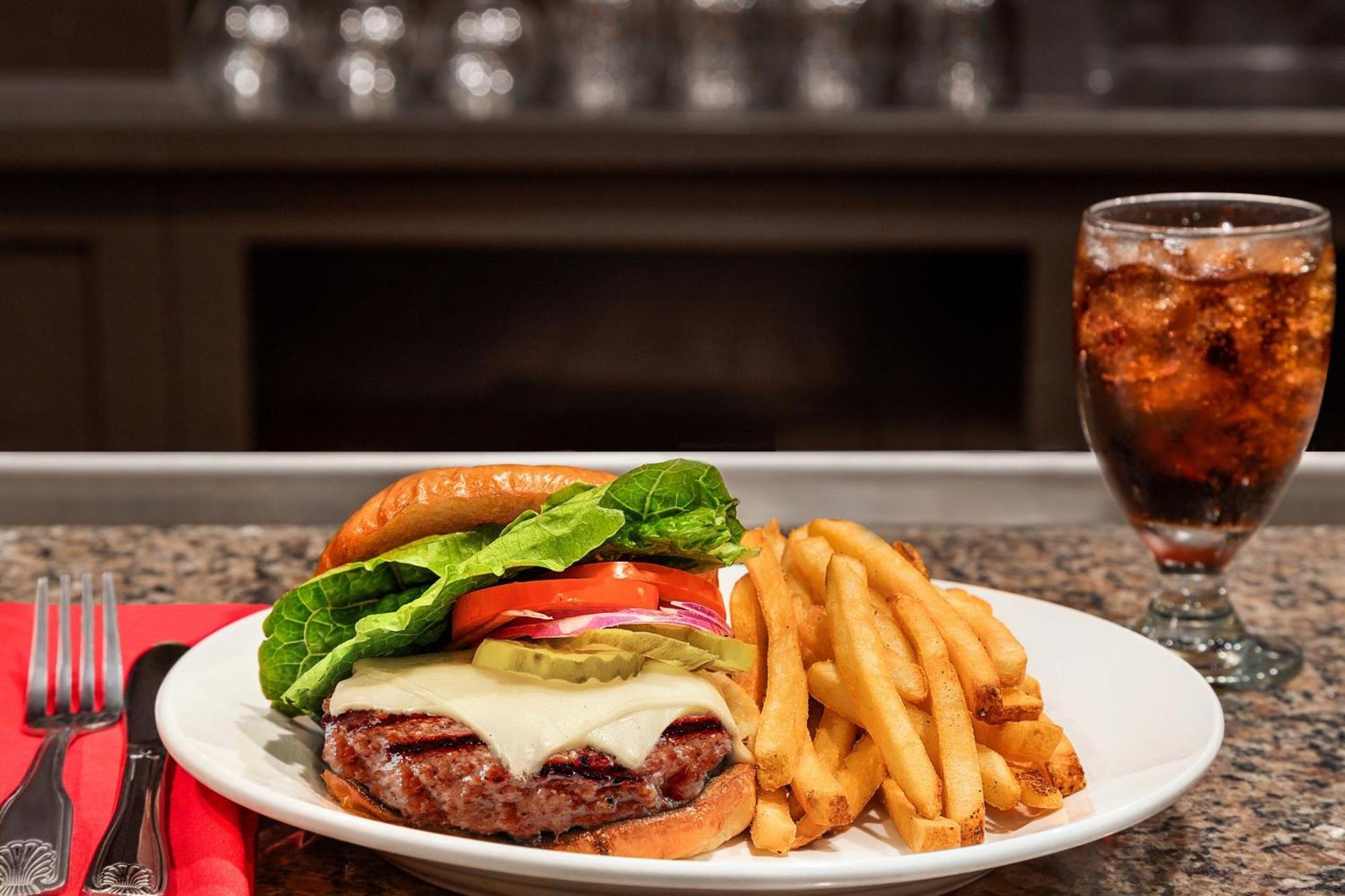 Hotel Boston - Cambridge Area By Ihg Somerville