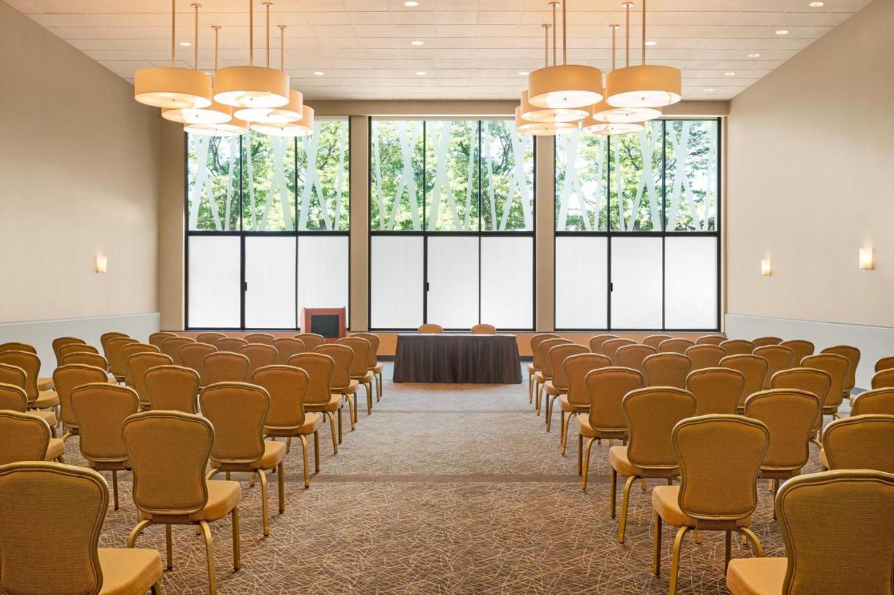 Hotel Boston - Cambridge Area By Ihg Somerville